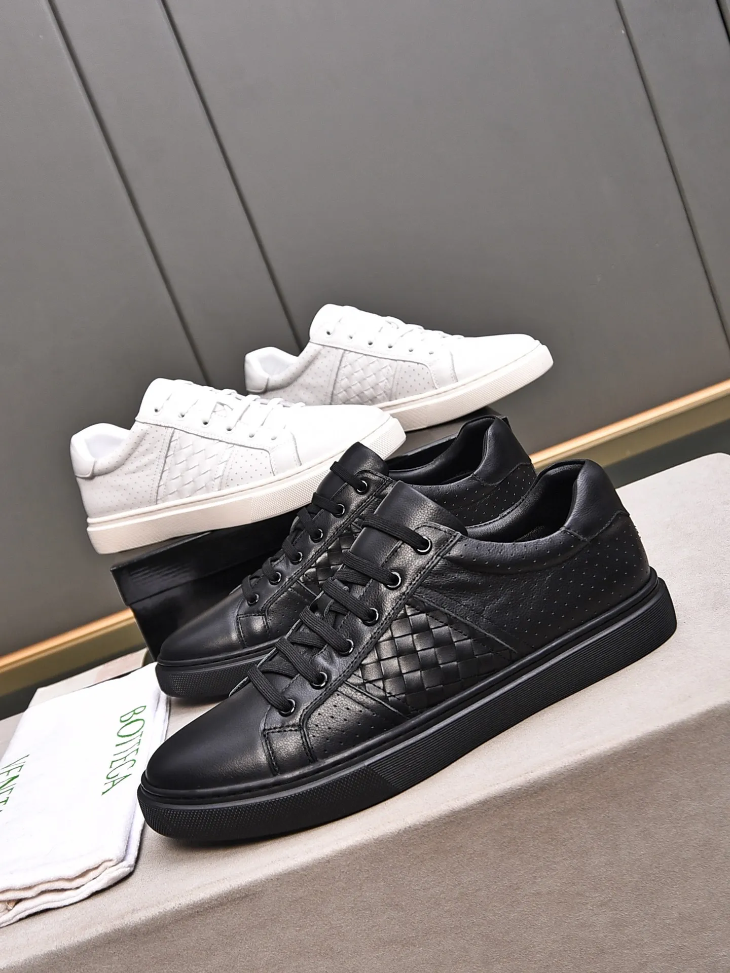 Men's shoes 💰480 [Lace-up series] BOTTEG* VENET* - high-end boutique Size: 38-44 (45 customized) BV new product, first-layer cowhide artificially woven classic style and contemporary fashion temperament harmoniously blend, rubber soles are light and flexible, water-dyed cowhide pads! [Taobao, Tmall, and live streaming are the first choices]